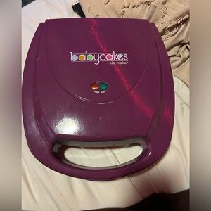 Baby cakes mini pie maker in purple